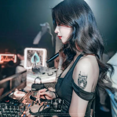 酒吧dj臺新年裝飾視頻