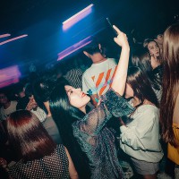 深港DJ俱樂部：音樂文化融合，熱情洋溢！